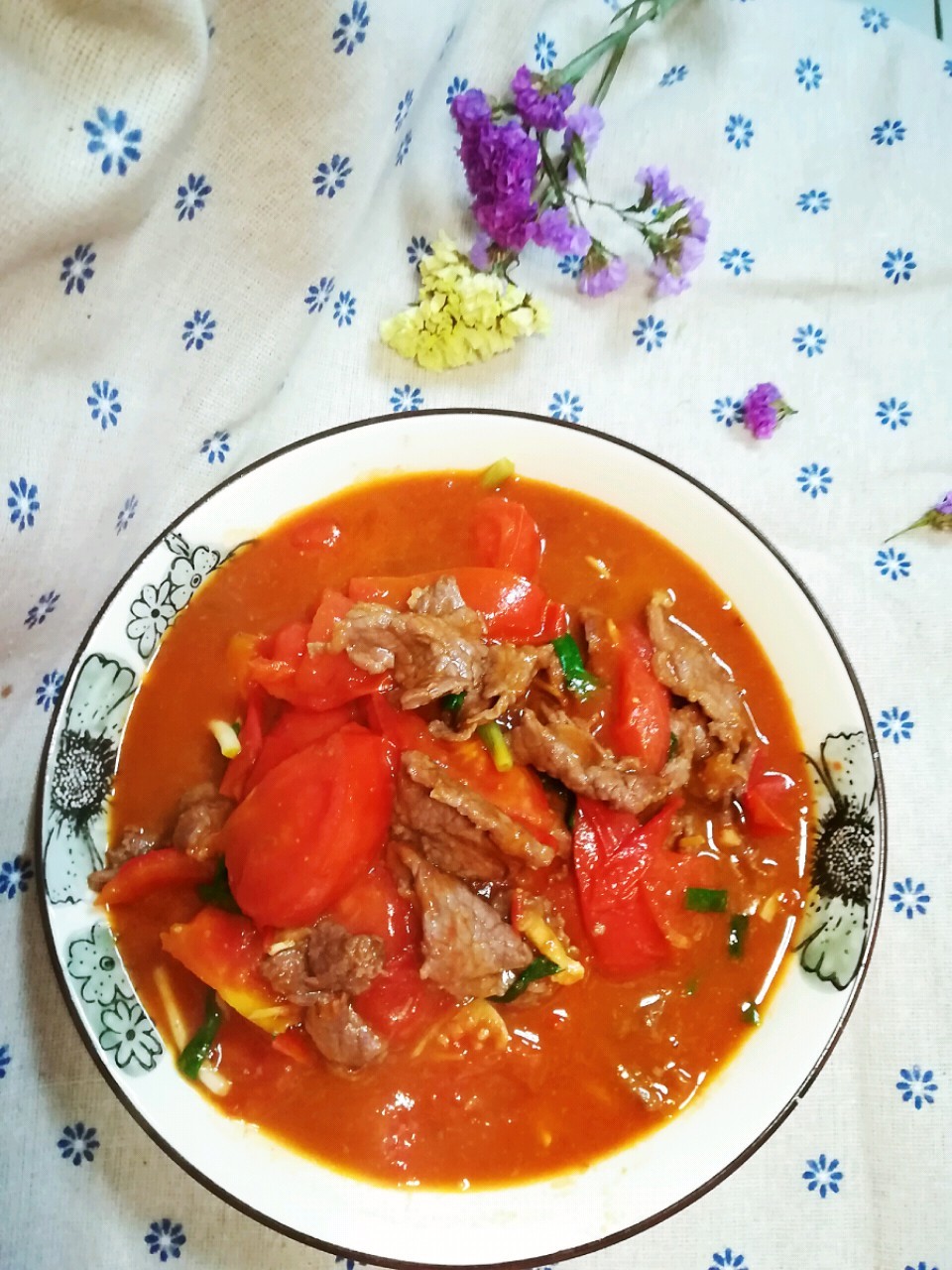 番茄炒牛肉的做法-家常味炒菜譜