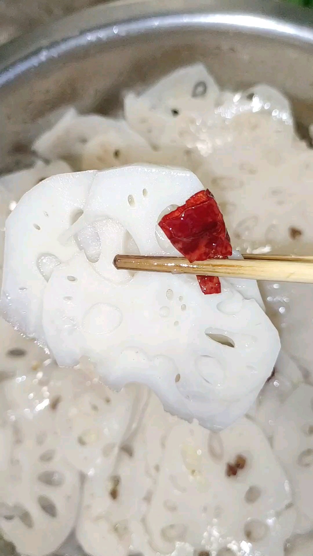 熗拌蓮藕的做法-酸辣味拌菜譜