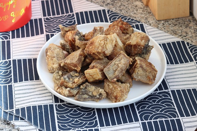 香酥老板魚的做法-家常味炸菜譜