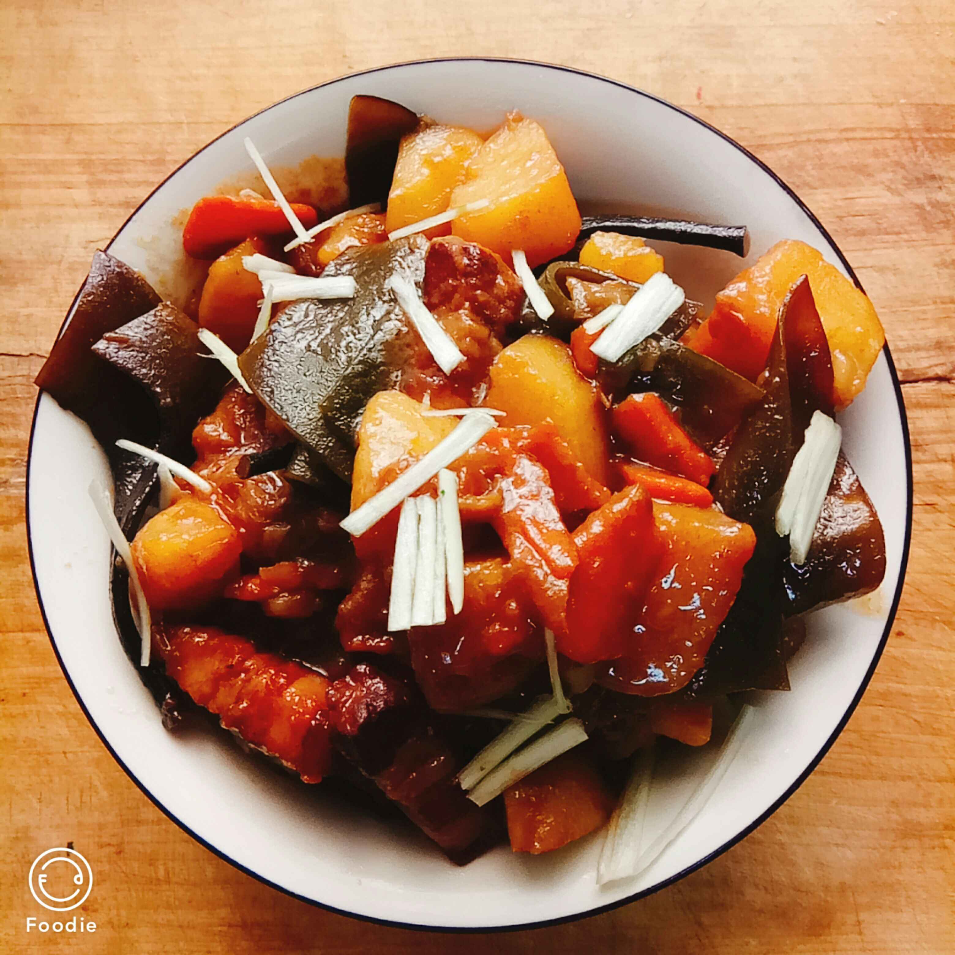 紅燒肉燉海帶的做法-家常味燉菜譜