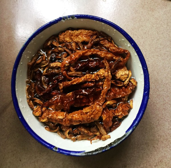 干豆角炒臘肉的做法-咸鮮味燉菜譜