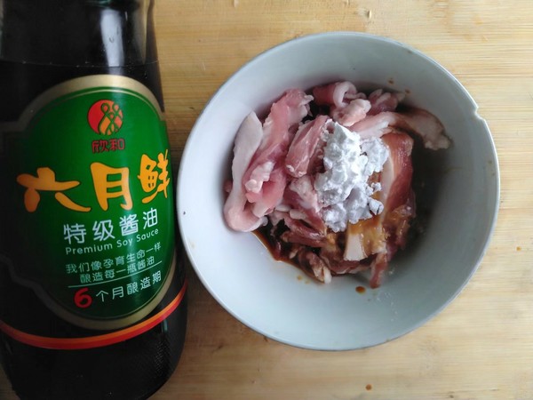 蓋頭蘑菇炒肉片的做法-咸鮮味炒菜譜