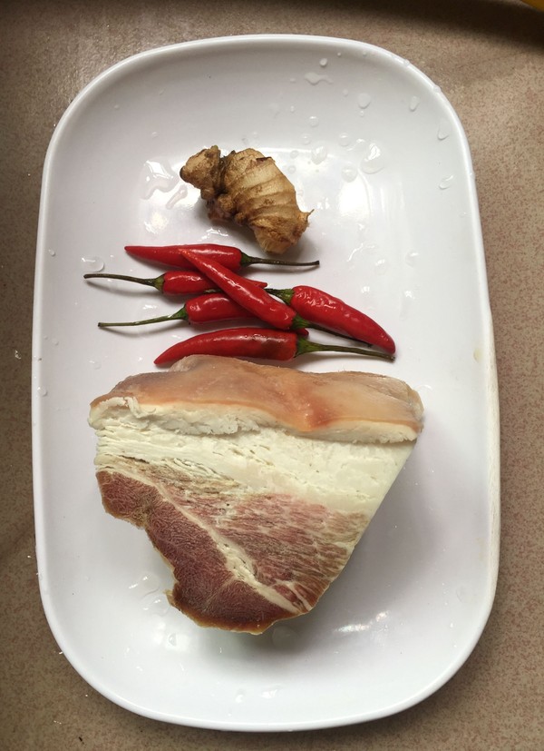 干豆角炒臘肉的做法-咸鮮味燉菜譜