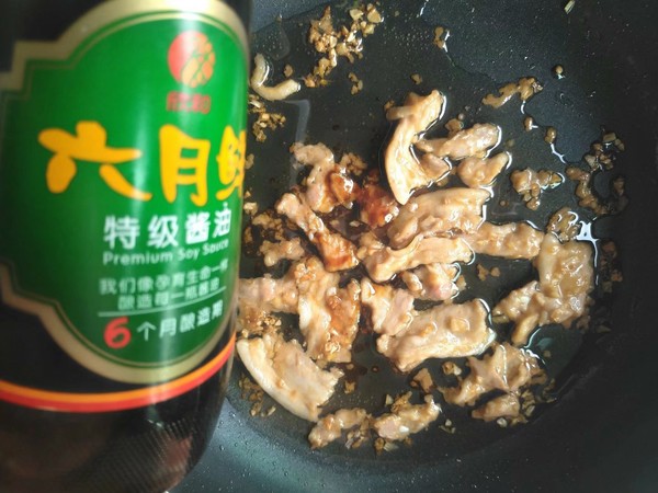 蓋頭蘑菇炒肉片的做法-咸鮮味炒菜譜