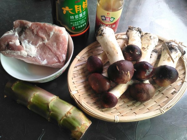 蓋頭蘑菇炒肉片的做法-咸鮮味炒菜譜