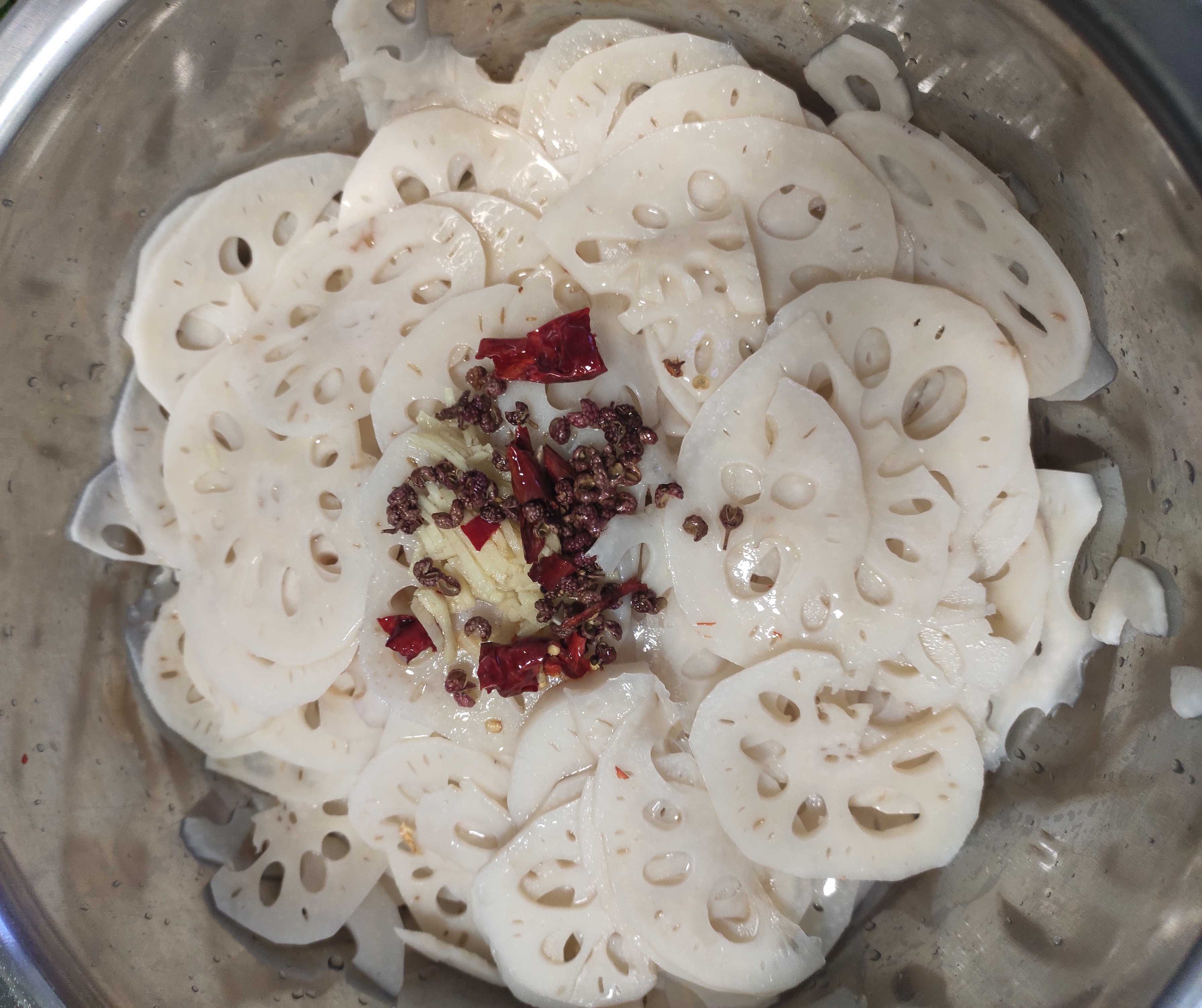 熗拌蓮藕的做法-酸辣味拌菜譜