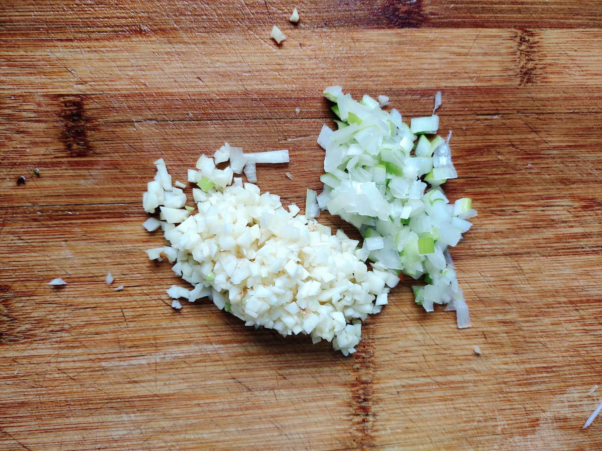 蒜香豇豆的做法-蒜香味燒菜譜-易網健康養生網 蒜香豇豆的做法-蒜香味燒菜譜