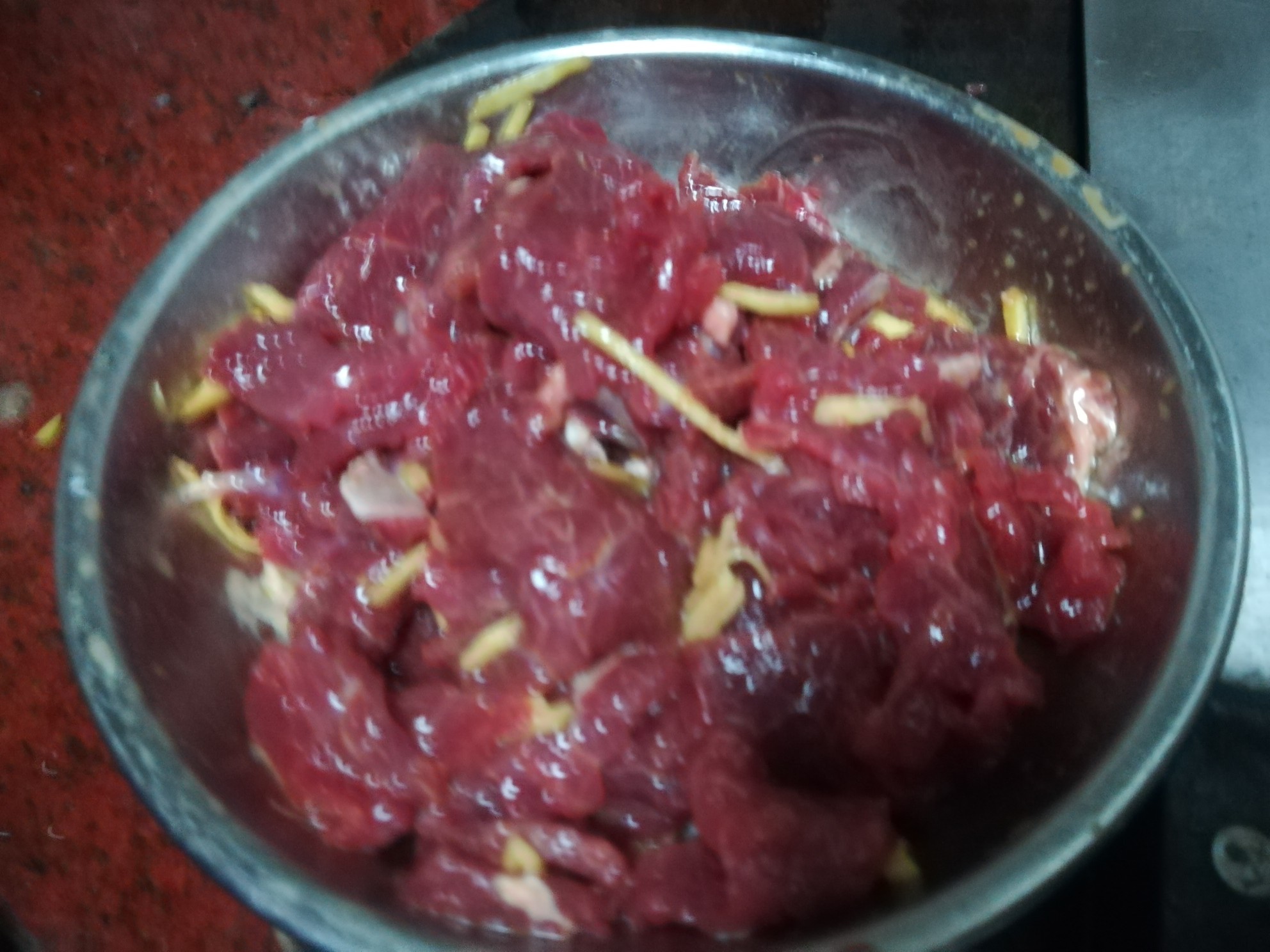 番茄炒牛肉的做法-家常味炒菜譜