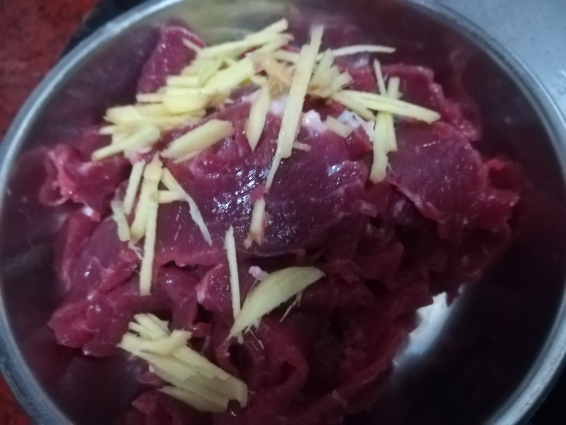 番茄炒牛肉的做法-家常味炒菜譜