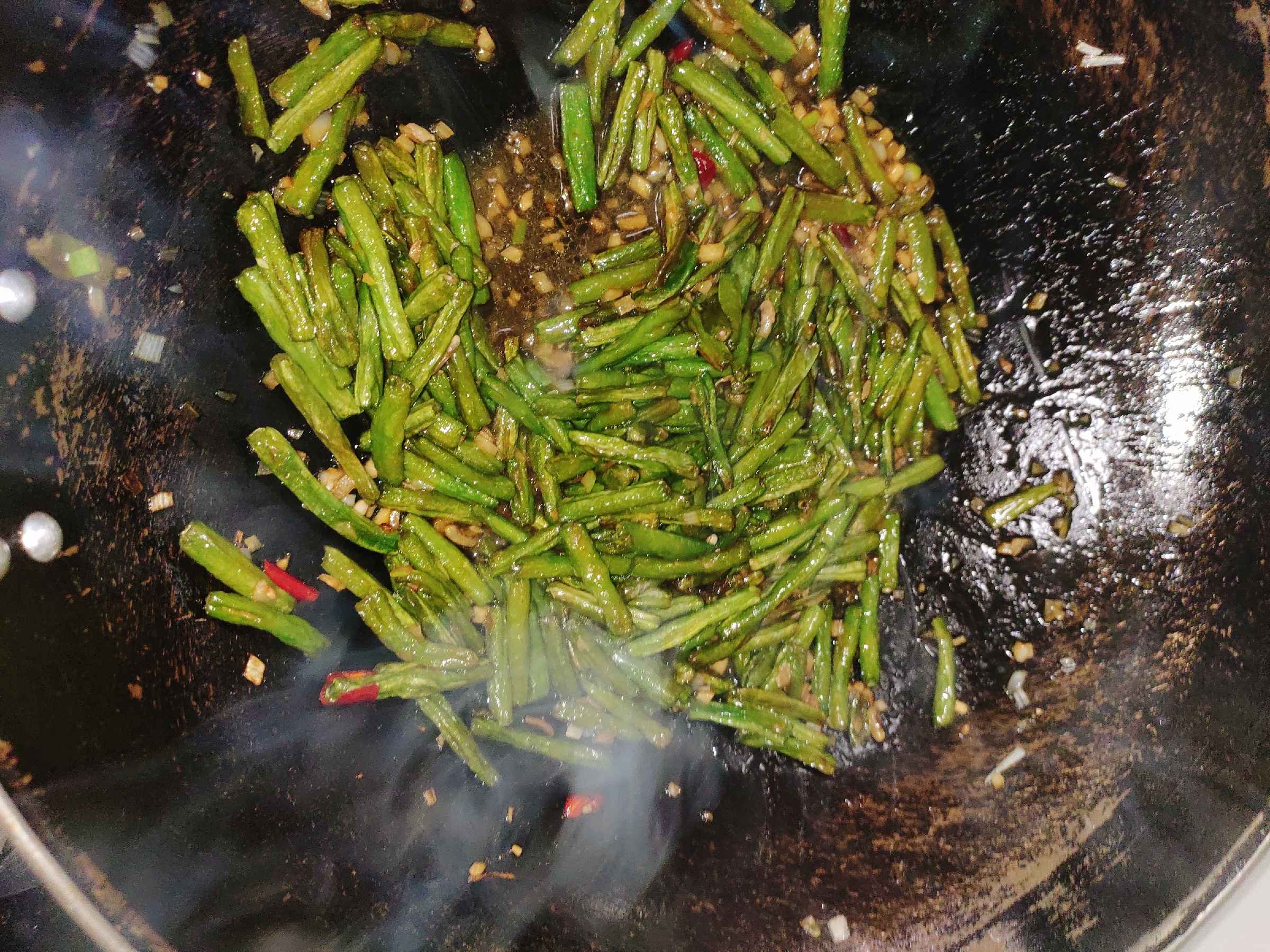 蒜香豇豆的做法-蒜香味燒菜譜-易網健康養生網 蒜香豇豆的做法-蒜香味燒菜譜