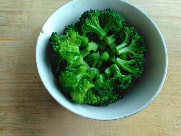 蠔油西蘭花的做法-咸鮮味煮菜譜