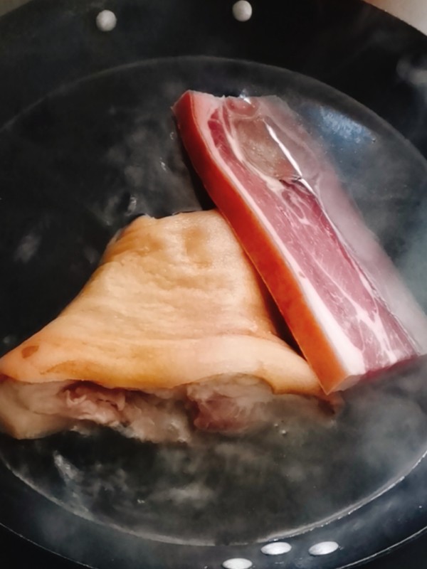 紅樓夢之火腿燉肘子的做法-咸鮮味燉菜譜