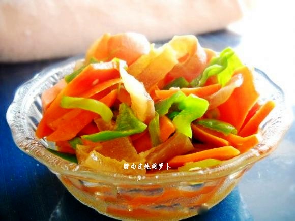 臘肉皮燉胡蘿卜的做法-咸鮮味燉菜譜