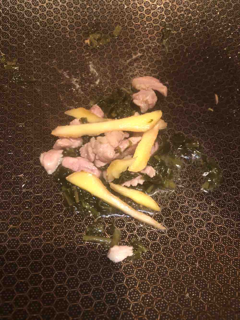 雪菜昂刺魚豆腐湯的做法-家常味煮菜譜