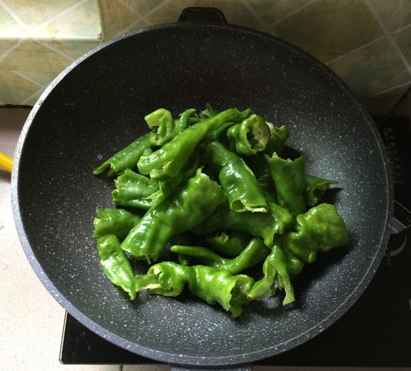 虎皮青椒的做法-酸辣味炒菜譜