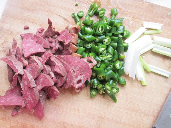 辣炒豬肺的做法-香辣味炒菜譜