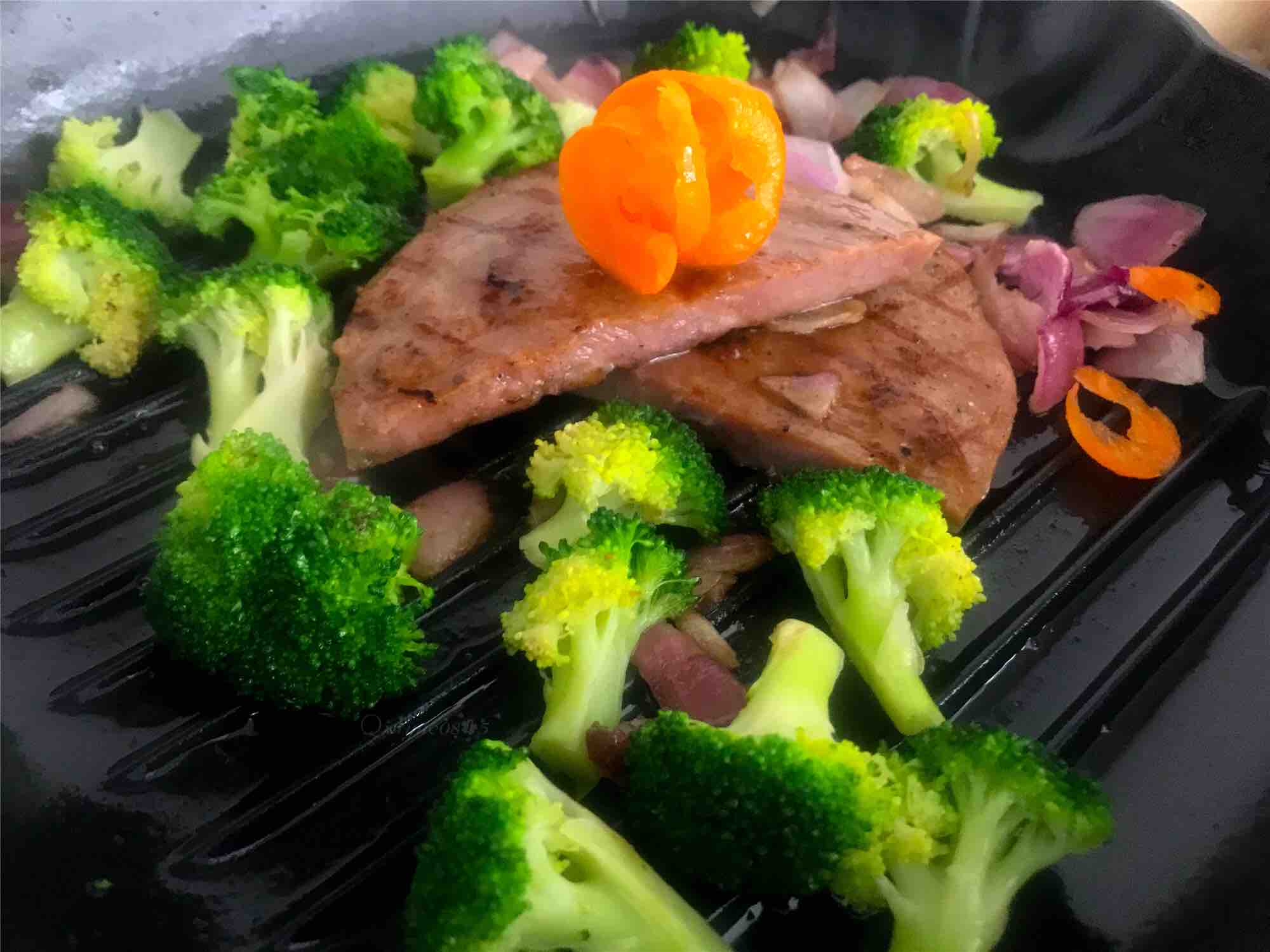 香煎鮮嫩牛排的做法-黑椒味煎菜譜