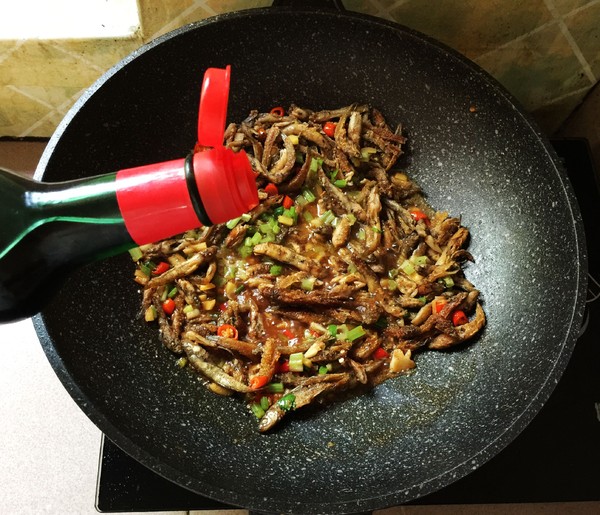 香辣小魚仔的做法-咸鮮味燒菜譜