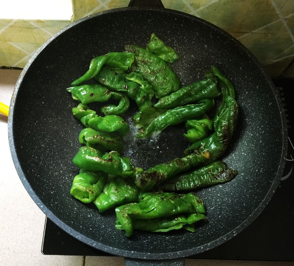 虎皮青椒的做法-酸辣味炒菜譜