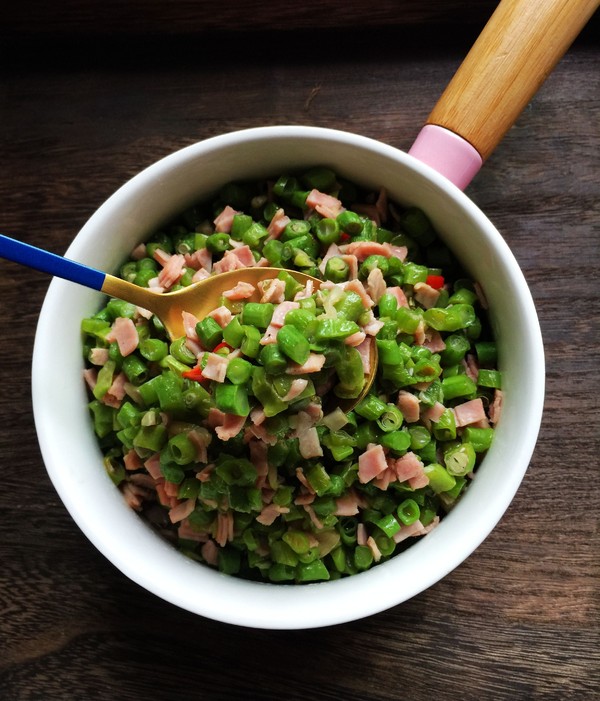火腿肉炒豆角末的做法-家常味炒菜譜