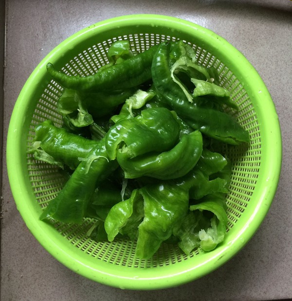 虎皮青椒的做法-酸辣味炒菜譜