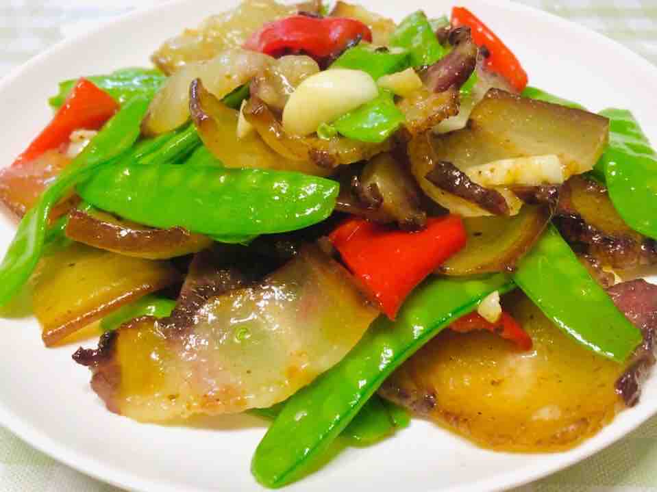 青豆炒臘肉的做法-家常味炒菜譜