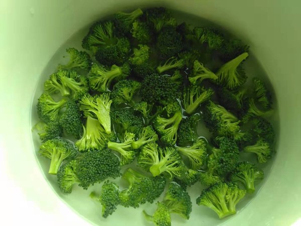 蠔油西蘭花的做法-咸鮮味煮菜譜