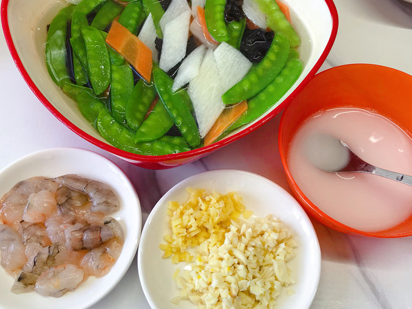 蝦仁炒三色的做法-咸鮮味炒菜譜