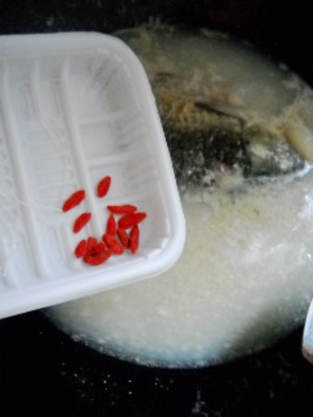 山藥鯽魚粉絲的做法-咸鮮味燉菜譜-易網健康養生網 山藥鯽魚粉絲的做法-咸鮮味燉菜譜