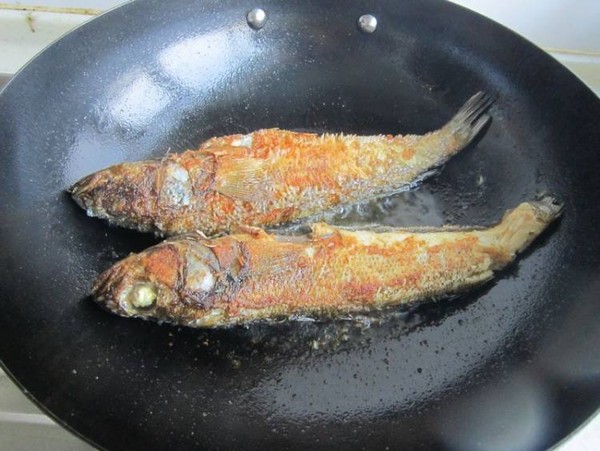 五道黑燜花卷的做法-家常味燜菜譜