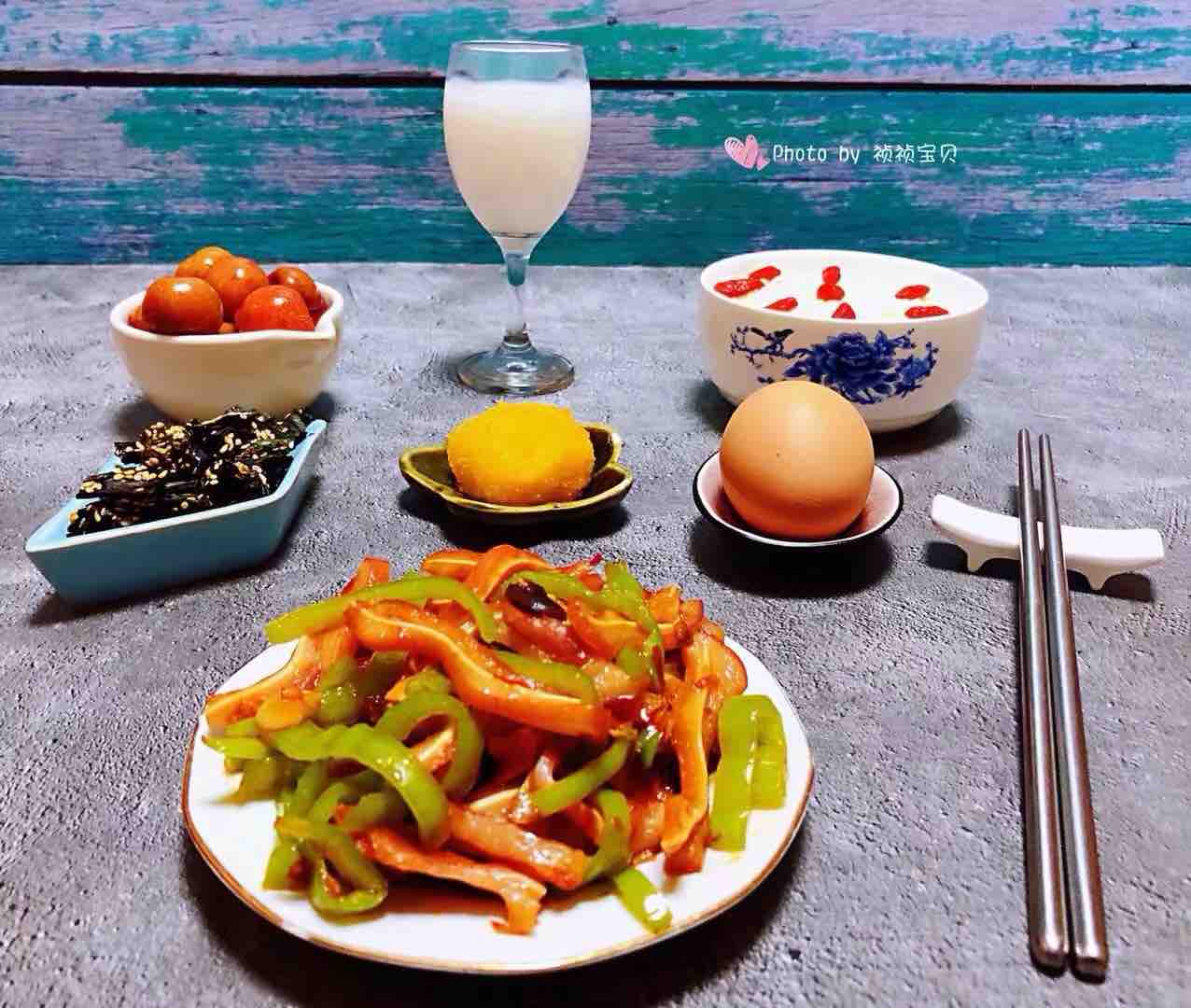 爆炒豬耳朵的做法-香辣味炒菜譜