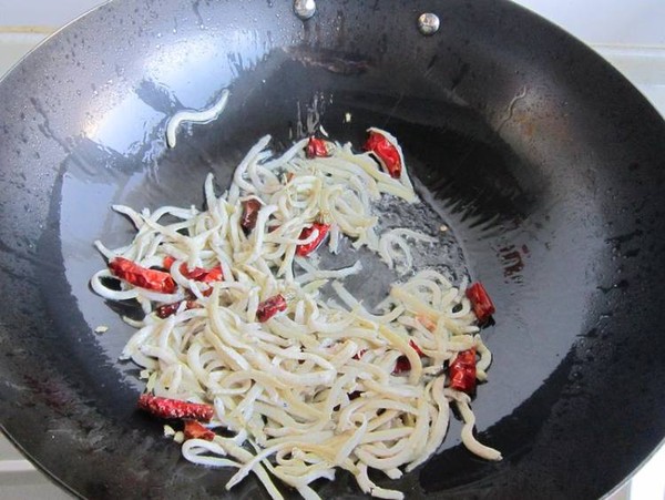 韭菜炒銀魚的做法-家常味炒菜譜