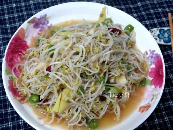 爆炒綠豆芽的做法-家常味炒菜譜