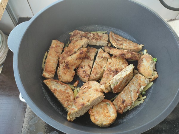 家常燴魚餅的做法-家常味炒菜譜-易網健康養生網 家常燴魚餅的做法-家常味炒菜譜