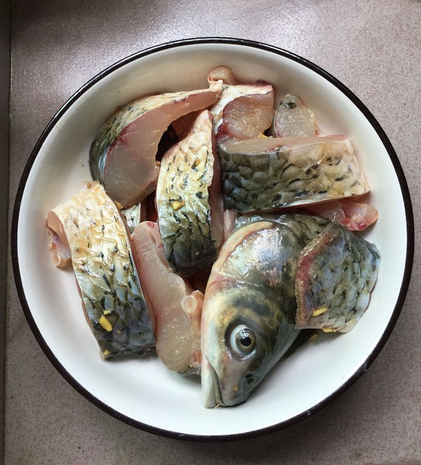 泡兒菜燒草魚的做法-酸辣味燒菜譜