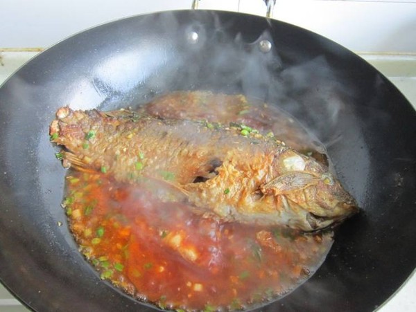 紅燒鯉魚的做法-家常味燒菜譜