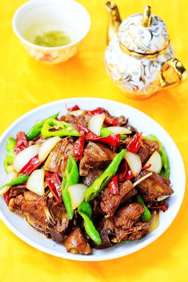 新疆大盤羊排的做法-家常味燒菜譜-易網健康養(yǎng)生網 新疆大盤羊排的做法-家常味燒菜譜