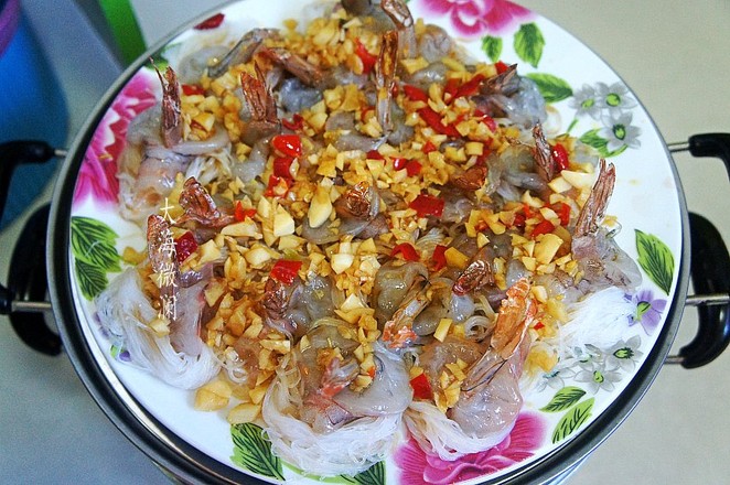 蒜蓉粉絲蒸大蝦的做法-咸鮮味蒸菜譜