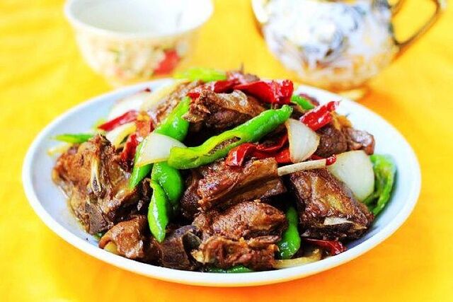 新疆大盤羊排的做法-家常味燒菜譜-易網健康養(yǎng)生網 新疆大盤羊排的做法-家常味燒菜譜