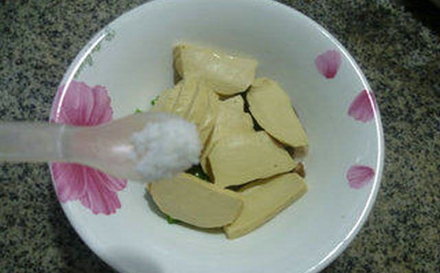 香菇荷蘭豆拌小素雞的做法-家常味拌菜譜