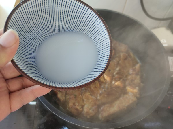 家常燴魚餅的做法-家常味炒菜譜-易網健康養生網 家常燴魚餅的做法-家常味炒菜譜