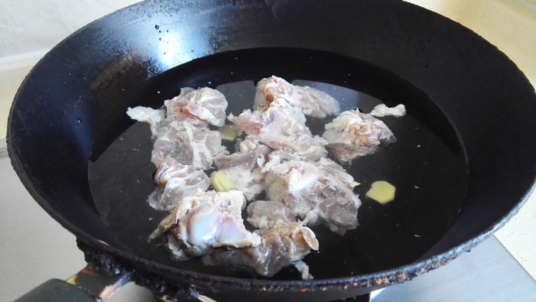 咸排骨蒸南瓜的做法-咸鮮味蒸菜譜