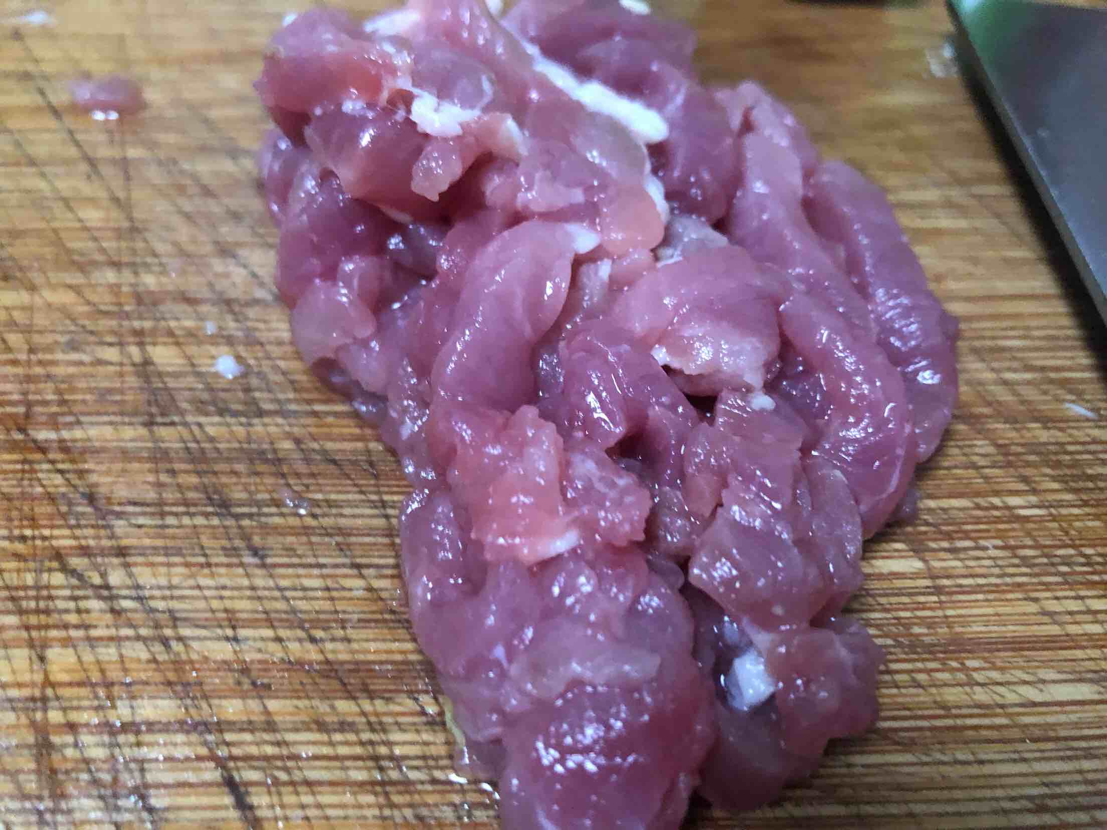 面筋炒肉絲的做法-家常味炒菜譜-易網健康養生網 面筋炒肉絲的做法-家常味炒菜譜