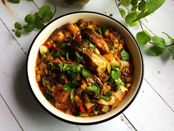 泡兒菜燒草魚的做法-酸辣味燒菜譜