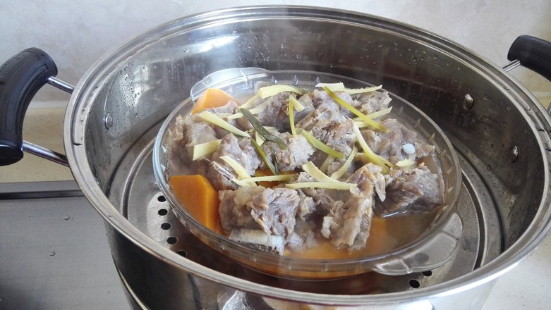咸排骨蒸南瓜的做法-咸鮮味蒸菜譜