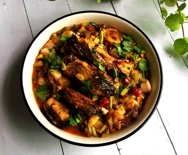 泡兒菜燒草魚的做法-酸辣味燒菜譜