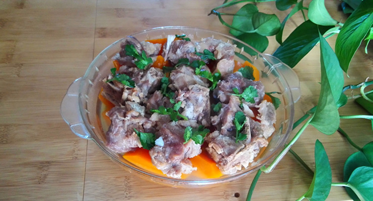 咸排骨蒸南瓜的做法-咸鮮味蒸菜譜