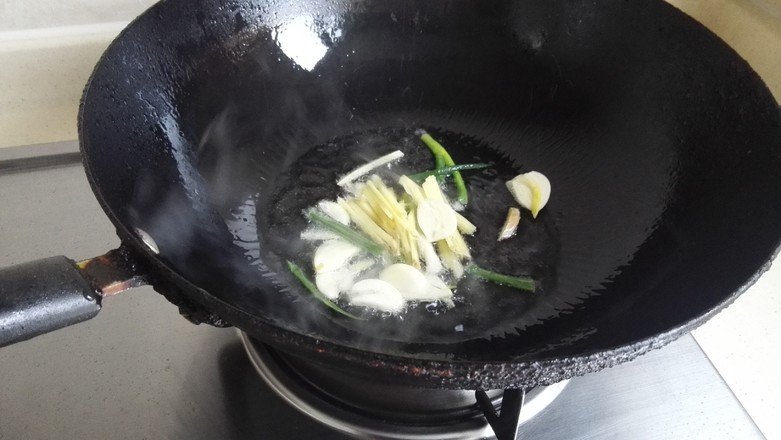 水煮牛肉的做法-咸鮮味煮菜譜-易網健康養生網 水煮牛肉的做法-咸鮮味煮菜譜