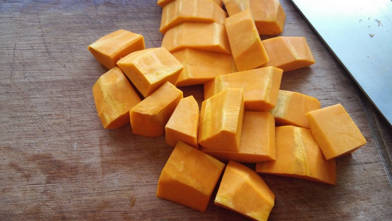 咸排骨蒸南瓜的做法-咸鮮味蒸菜譜