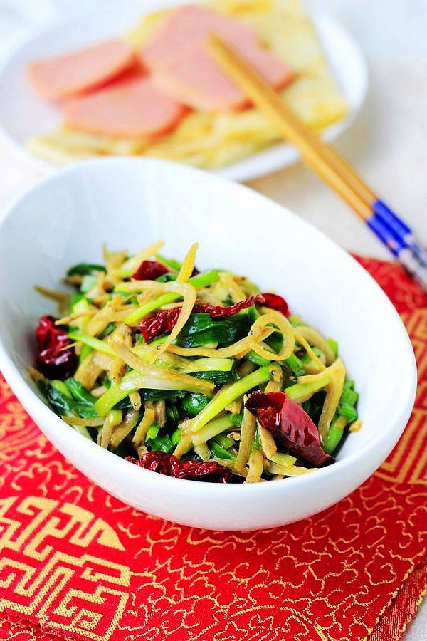 韭菜炒銀魚的做法-家常味炒菜譜